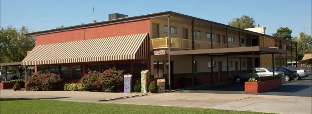 Travelers Budget Inn Great Bend Kültér fotó