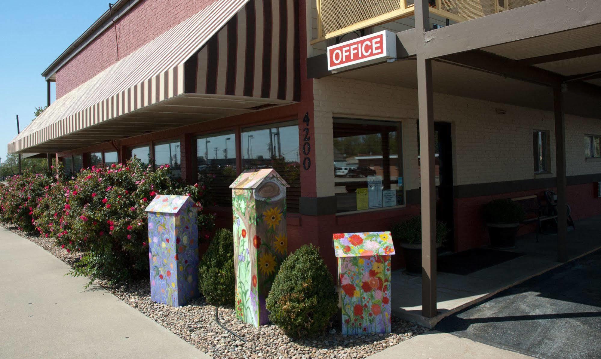 Travelers Budget Inn Great Bend Kültér fotó
